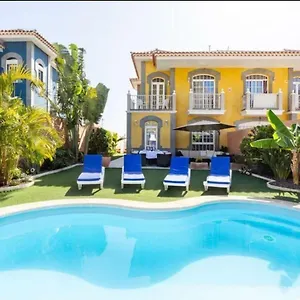 https://dream-villaheated-swimming-poolbarbeque.adeje-hotels.com